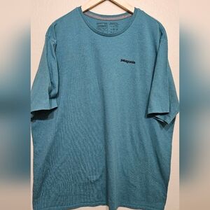 Patagonia Men's Blue Shirt